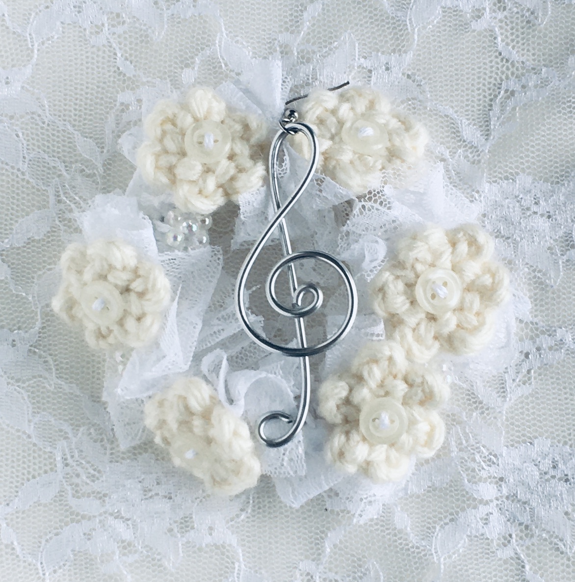 結婚式の曲選びに悩む30代女性へ おすすめの結婚式bgmや選び方のコツをご紹介 3qs サンキューズ