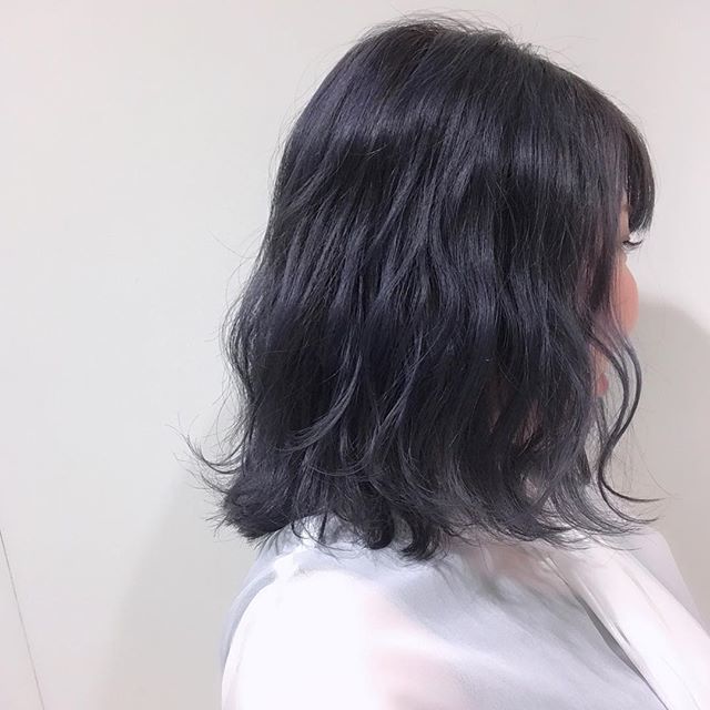 バイオレットカラーとは？