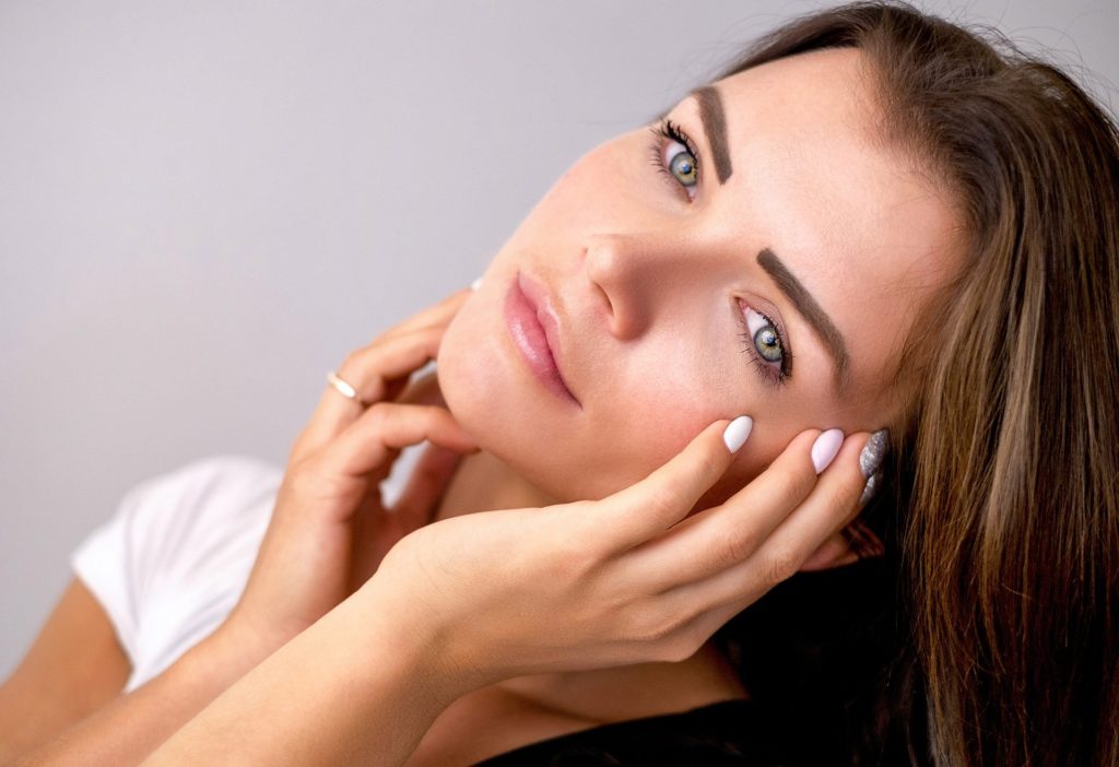 30代女性におすすめの「たるみ」ケア方法！毎日のケアから美容クリニックの治療までを解説！