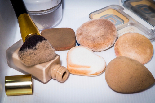 Sponge,And,Makeup,Brushes,Used,To,Be,Old,And,Dirty.