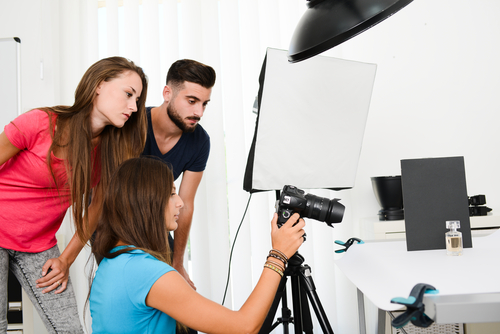 Group,Of,Young,Photographer,Student,On,Photography,Shooting,Workshop,Course