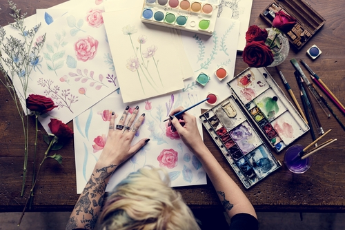 Woman,Drawing,Colorful,Flower,In,Aerial,View