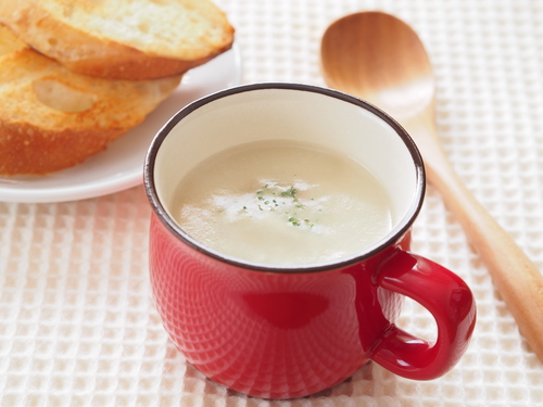 Cup,Of,Potato,Cream,Soup,With,Bread